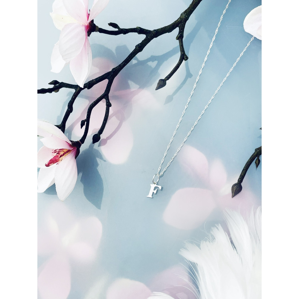 Srebrny wisiorek zawieszka literka F
