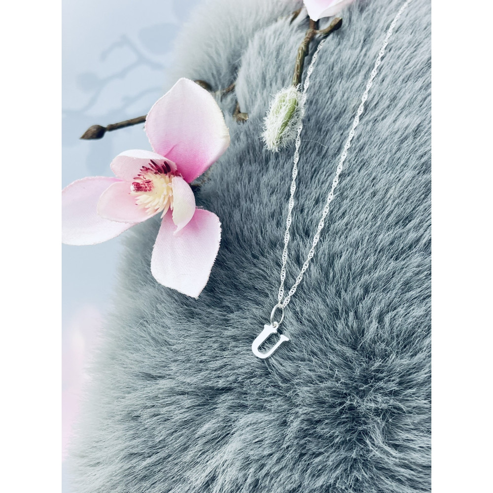 Sebrny wisiorek zawieszka literka U