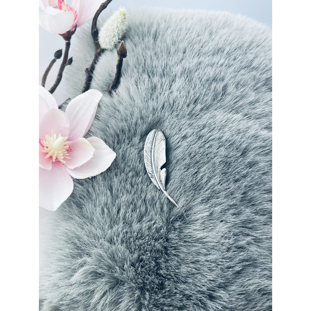 Srebrna broszka pióro piórko vintage