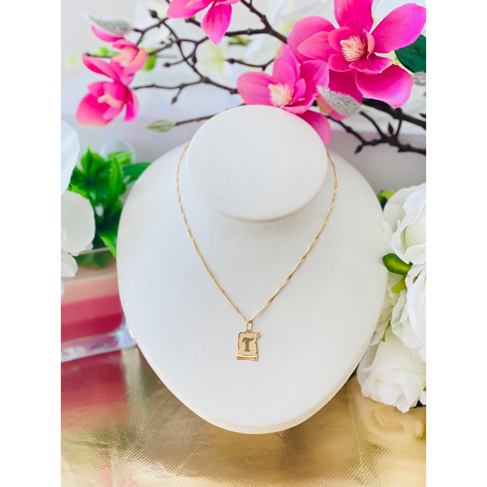 Złoty wisiorek zawieszka litera T