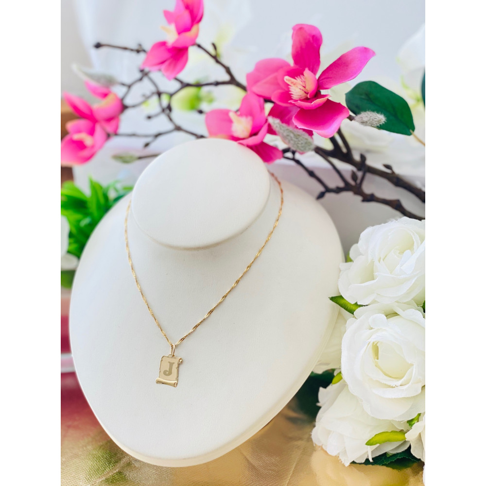 Złoty wisiorek zawieszka litera J