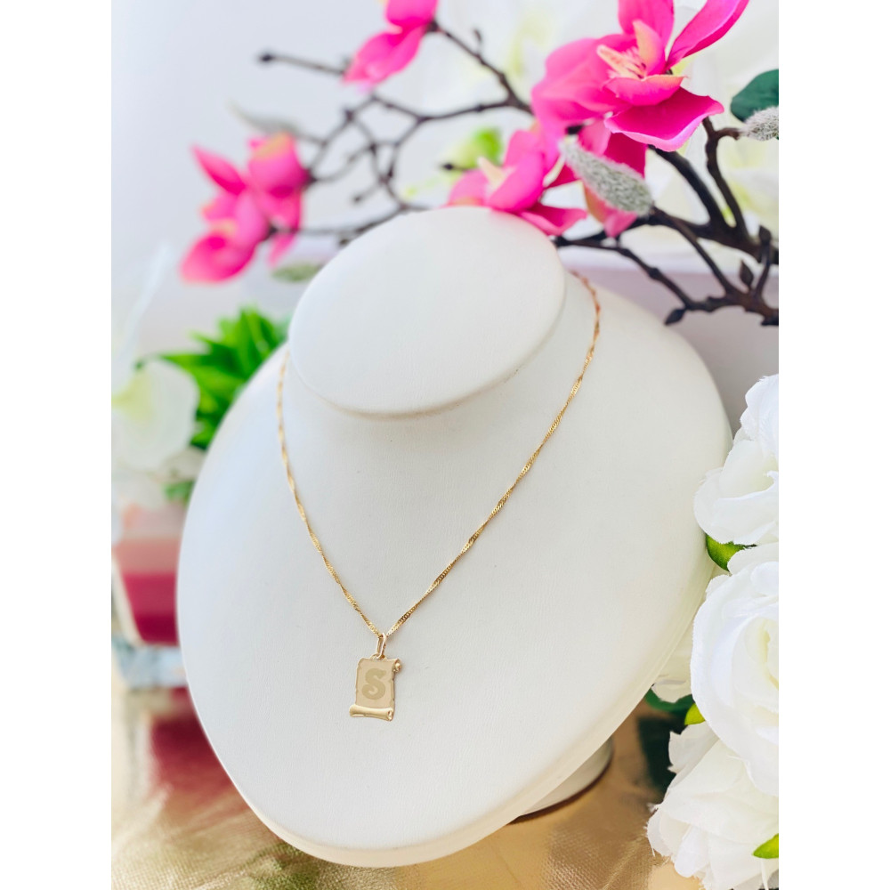 Złoty wisiorek zawieszka litera S