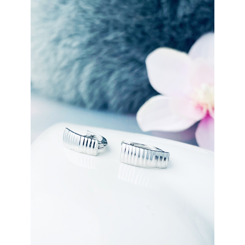 Srebrne kolczyki frezowane rodowane prostokąt