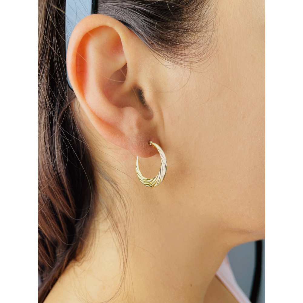 Złote kolczyki koła fala polerowane