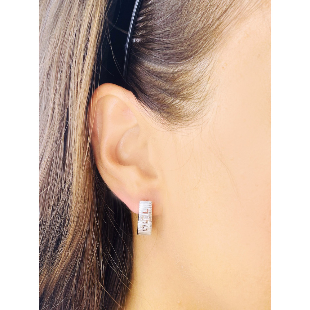 Srebrne kolczyki frezowane z greckim wzorem