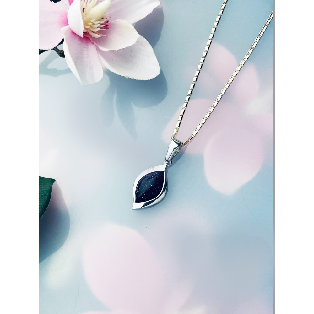 Srebrny wisiorek zawieszka Noc Kairu ognik łezka