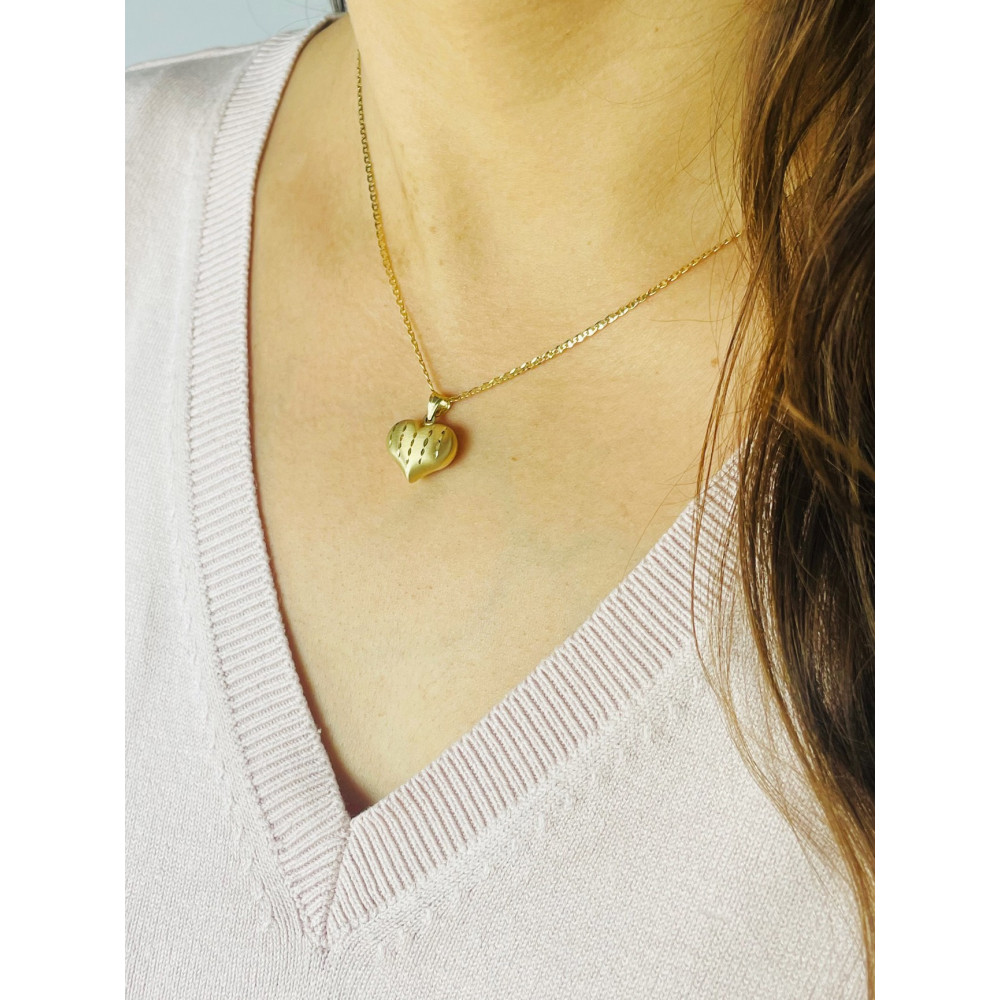 Złoty wisiorek zawieszka serce frezowane figurka