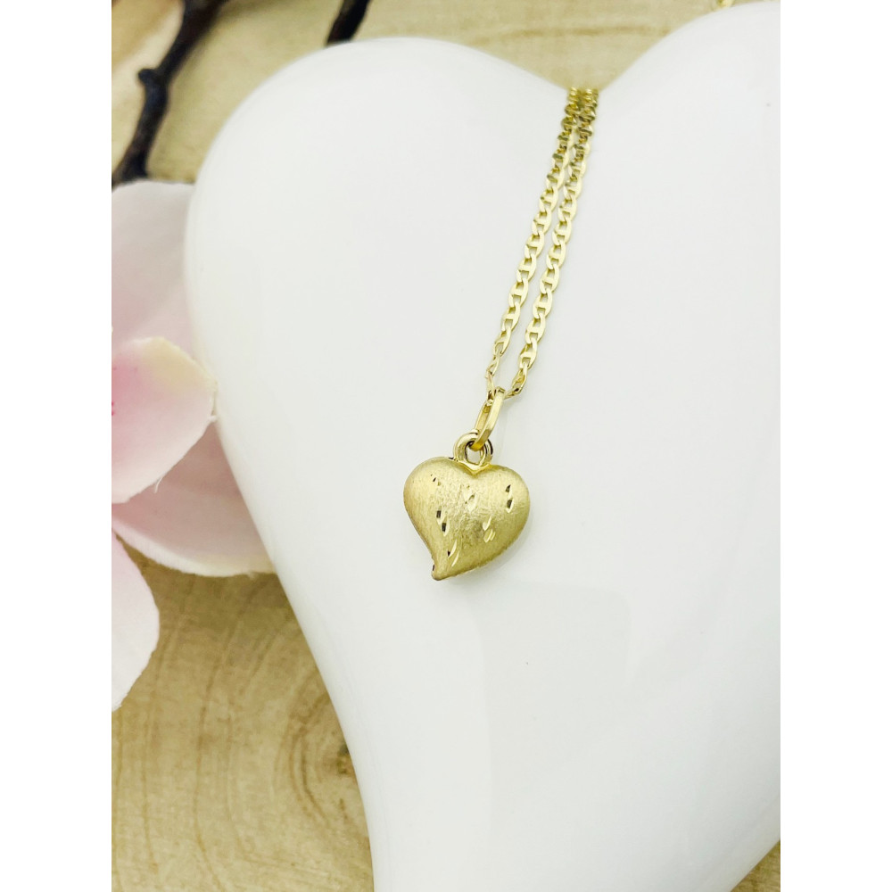Złoty wisiorek zawieszka serce frezowane figurka