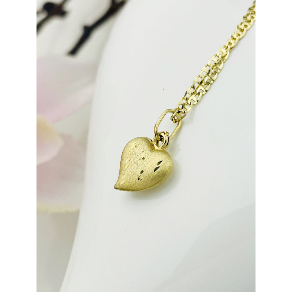 Złoty wisiorek zawieszka serce frezowane figurka