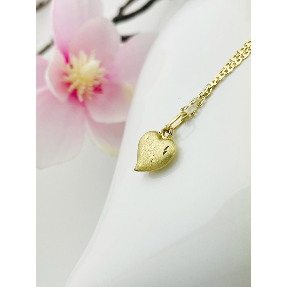 Złoty wisiorek zawieszka serce frezowane figurka