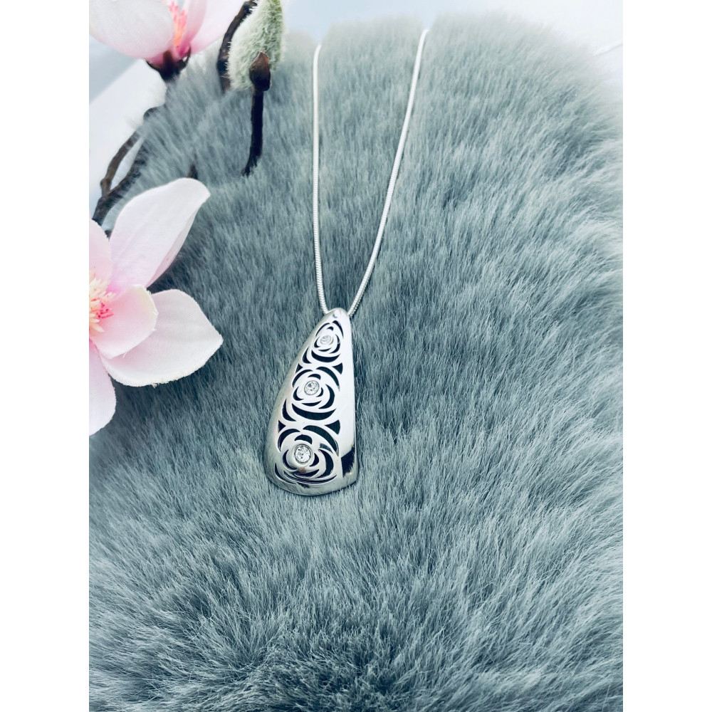 copy of Złoty wisiorek zawieszka rozeta ażurowa