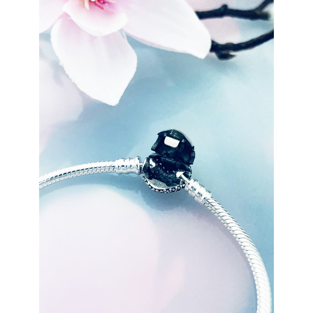 Srebrna bransoletka wężyk z cyrkoniami serce charms