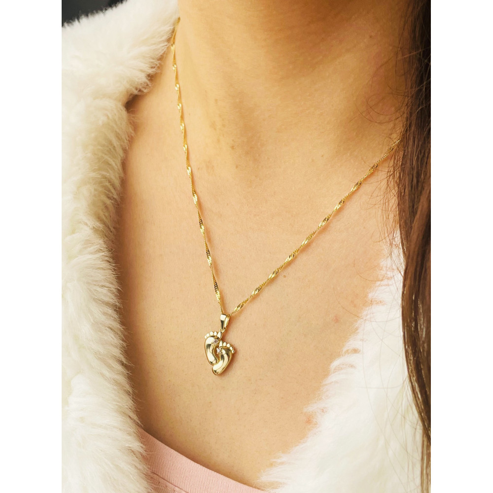 Złoty wisiorek zawieszka stopy stópki z cyrkoniami