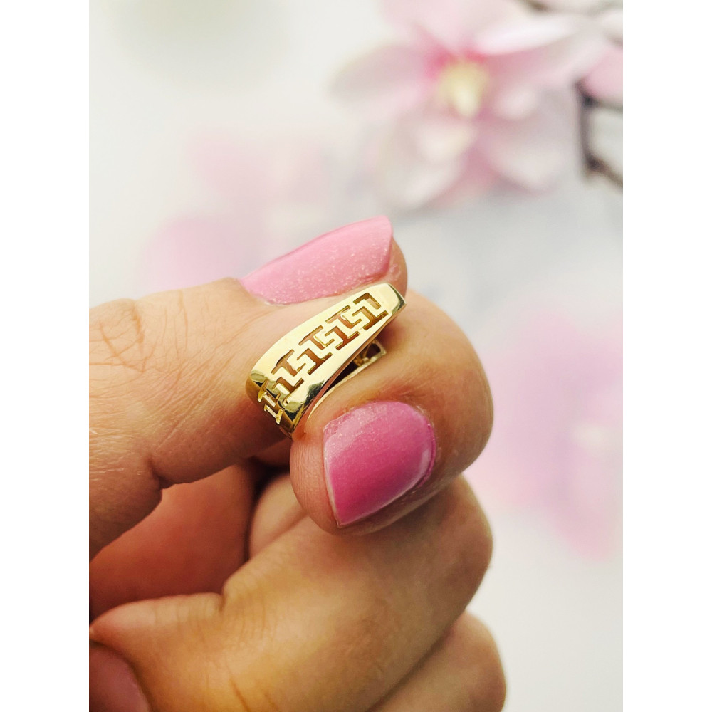 Złote kolczyki półkola z greckim wzorem