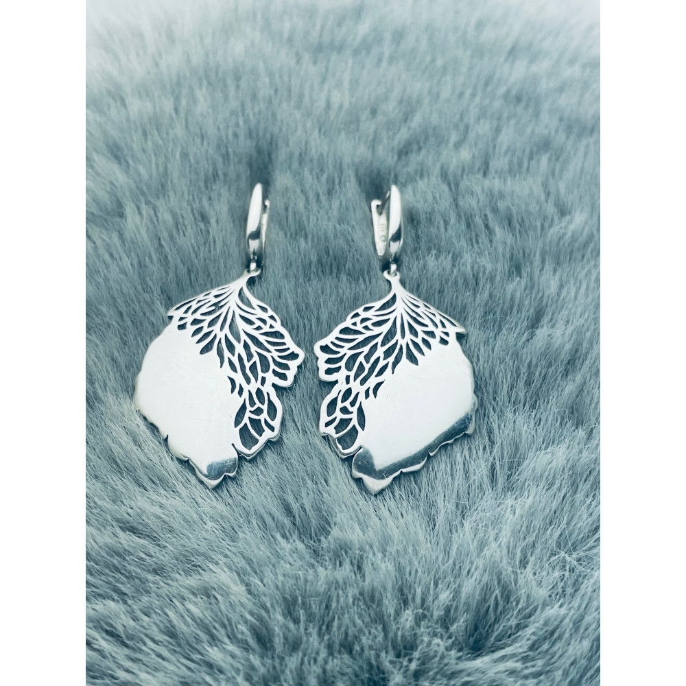 Srebrne kolczyki wiszące polerowane ażurowe listki liście