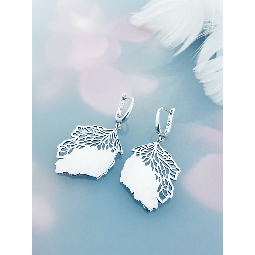 Srebrne kolczyki wiszące polerowane ażurowe listki liście