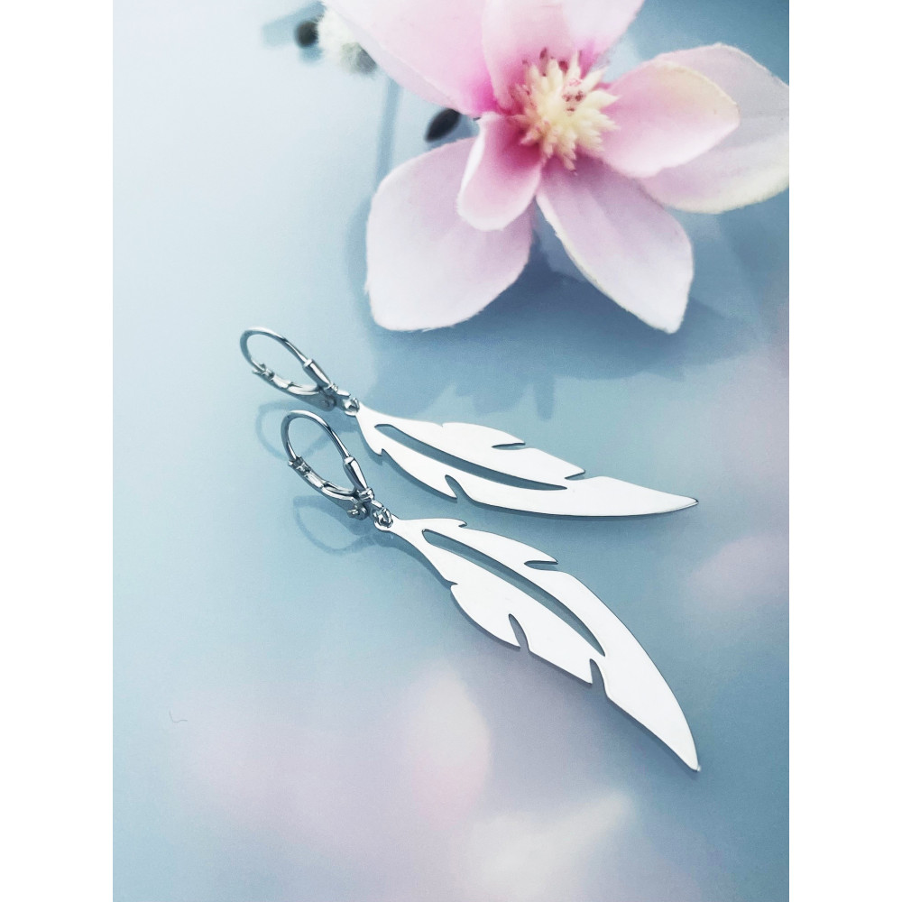 Srebrne kolczyki wiszące skrzydło