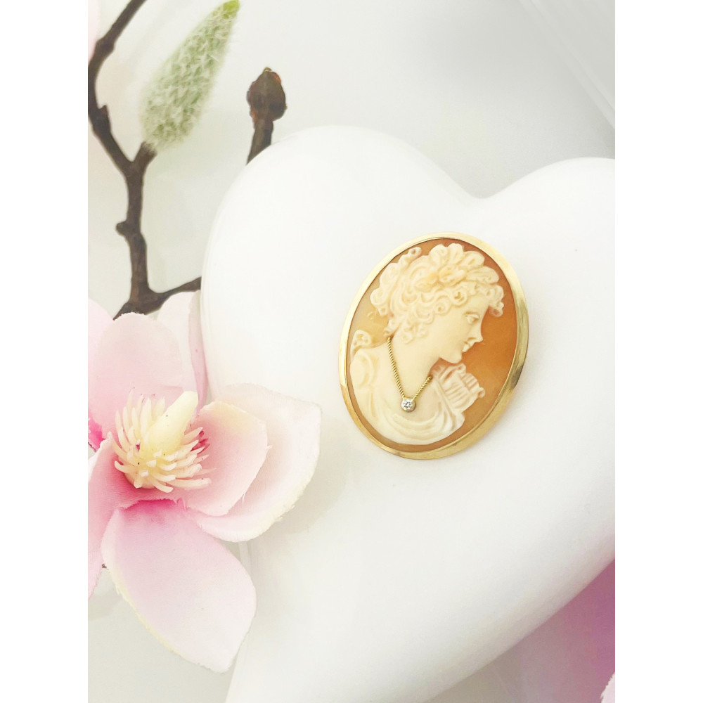 Złota broszka zawieszka Kamea z Brylantem Vintage