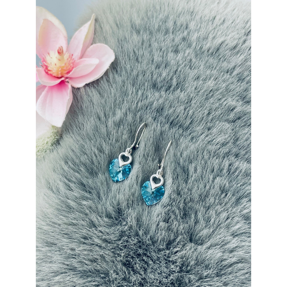 Srebrne kolczyki wiszące serca serduszka z cyrkoniami błękitne