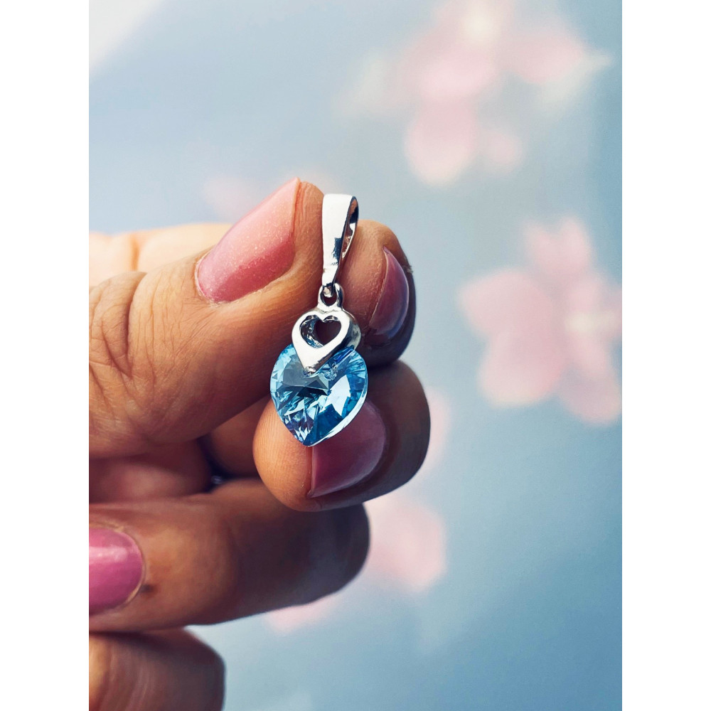 Srebrny wisiorek zawieszka serce serduszko z błękitną cyrkonią