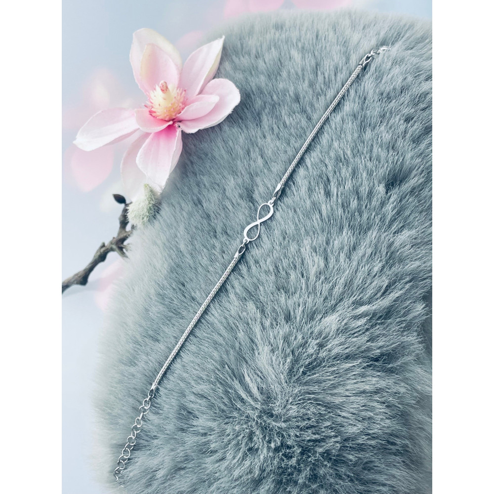 Srebrna bransoletka wężyk nieskończoność