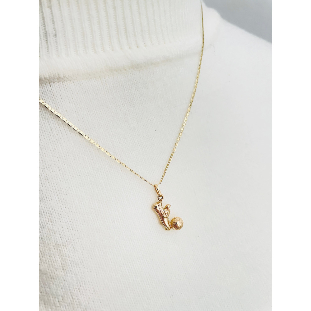 Złoty wisiorek zawieszka piłka nożna football