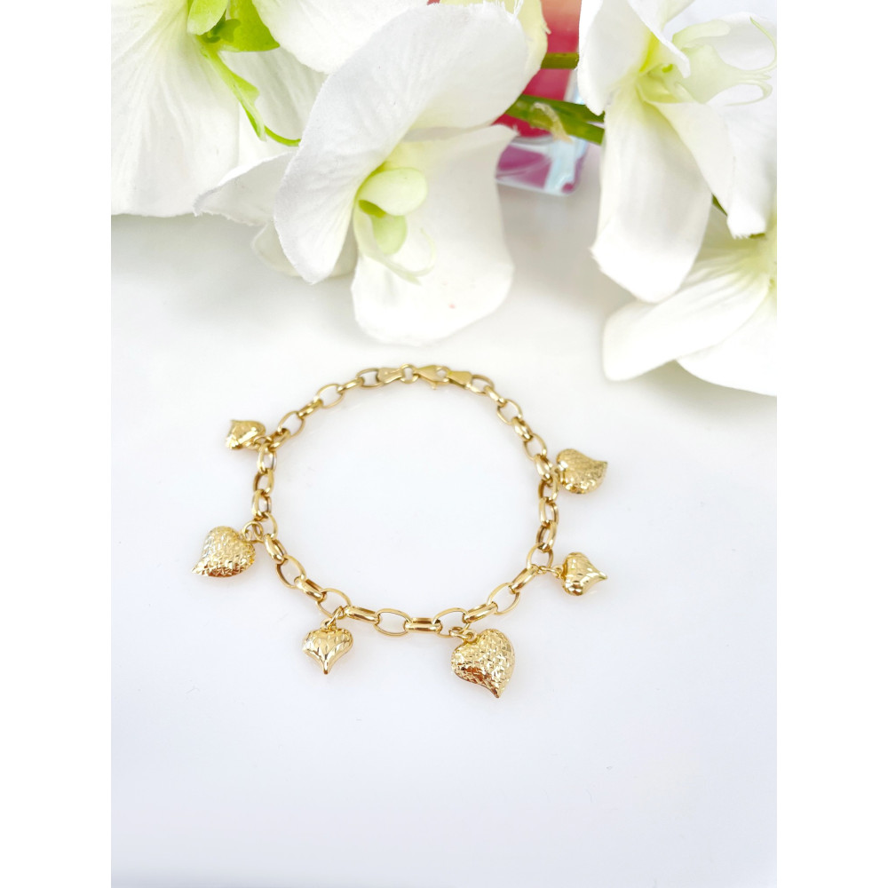 Złota bransoletka z zawieszkami serce
