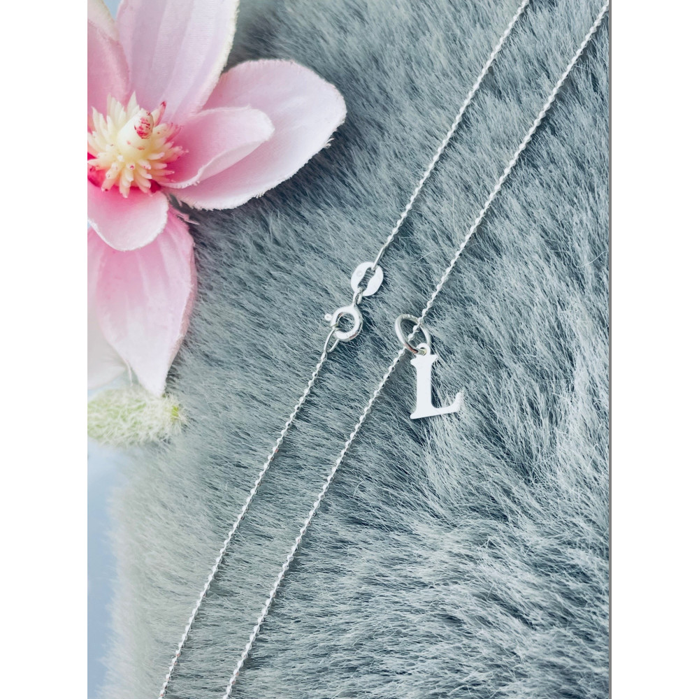 Elegancki naszyjnik łańcuszek srebrny zawieszka literka litera L srebrna alfabet