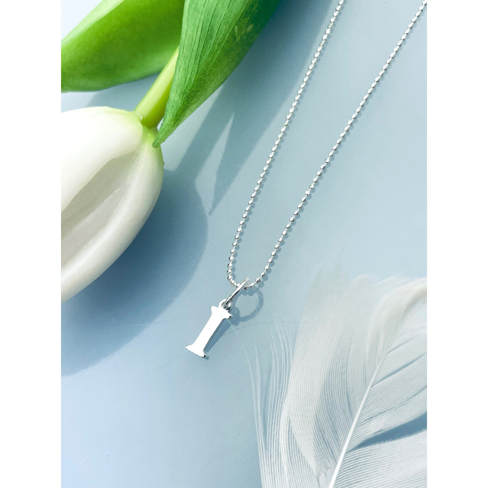 Elegancki naszyjnik łańcuszek srebrny zawieszka literka litera I srebrna alfabet