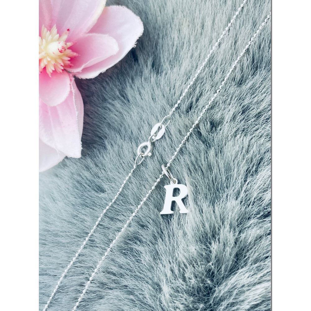 Elegancki naszyjnik łańcuszek srebrny zawieszka literka litera R srebrna alfabet