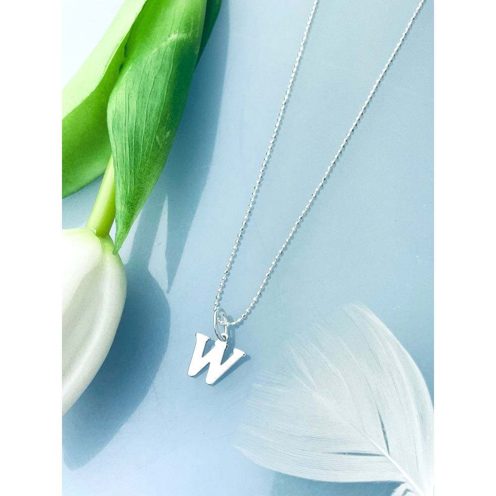 Elegancki naszyjnik łańcuszek srebrny zawieszka literka litera W srebrna alfabet