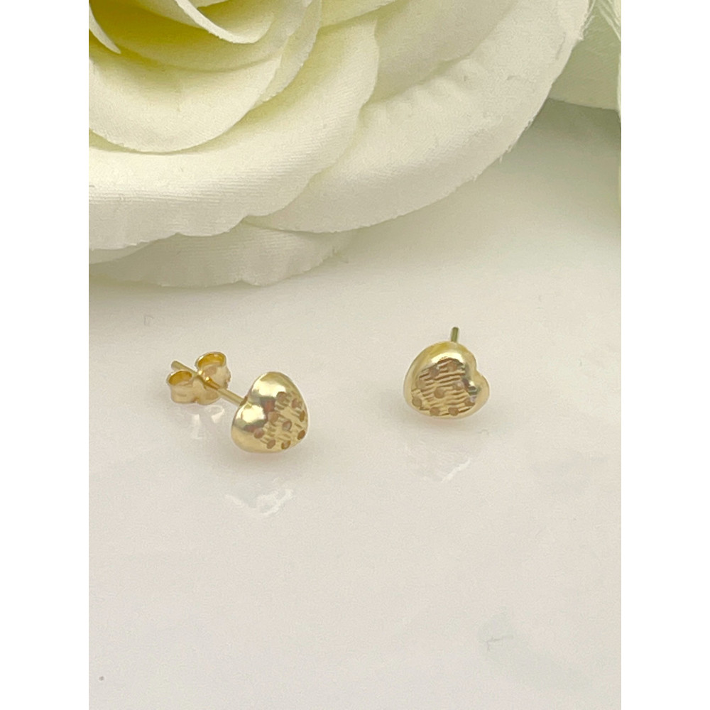 Złote kolczyki serca z cyrkoniami