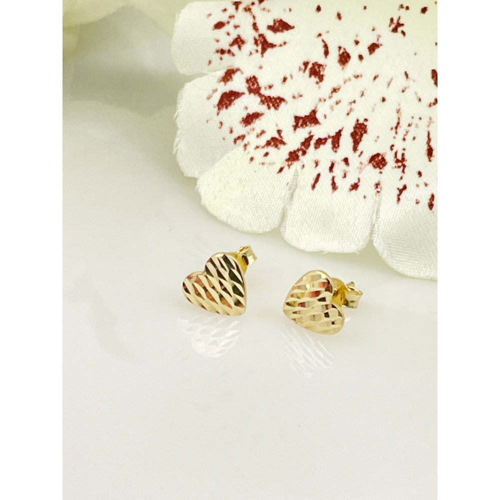 Złote kolczyki serce