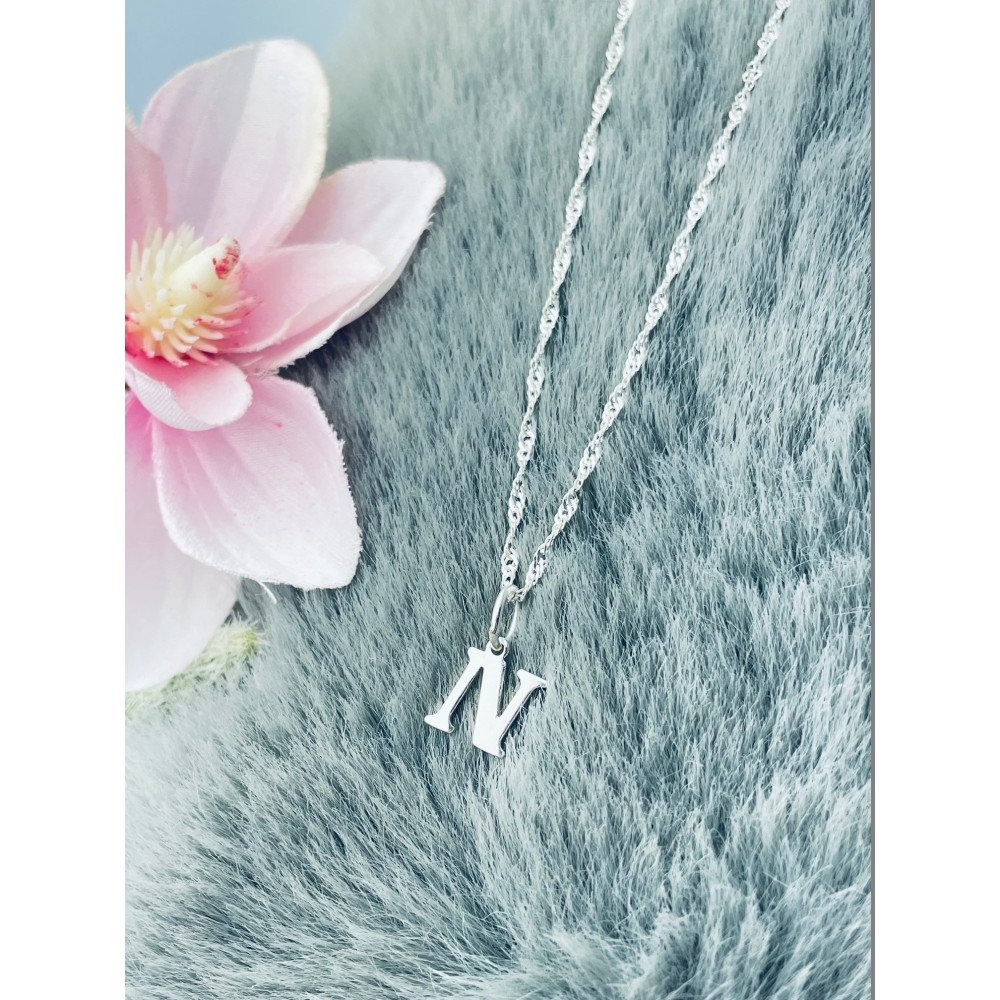 Elegancki naszyjnik łańcuszek srebrny Singapur zawieszka literka litera N srebrna alfabet