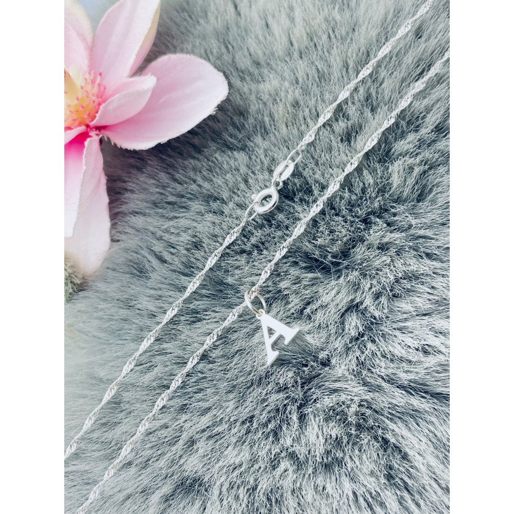 Elegancki naszyjnik łańcuszek srebrny Singapur zawieszka literka litera A srebrna alfabet