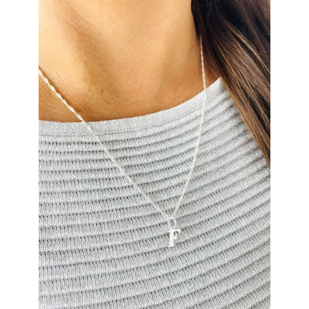 Elegancki naszyjnik łańcuszek srebrny Singapur zawieszka literka litera F srebrna alfabet