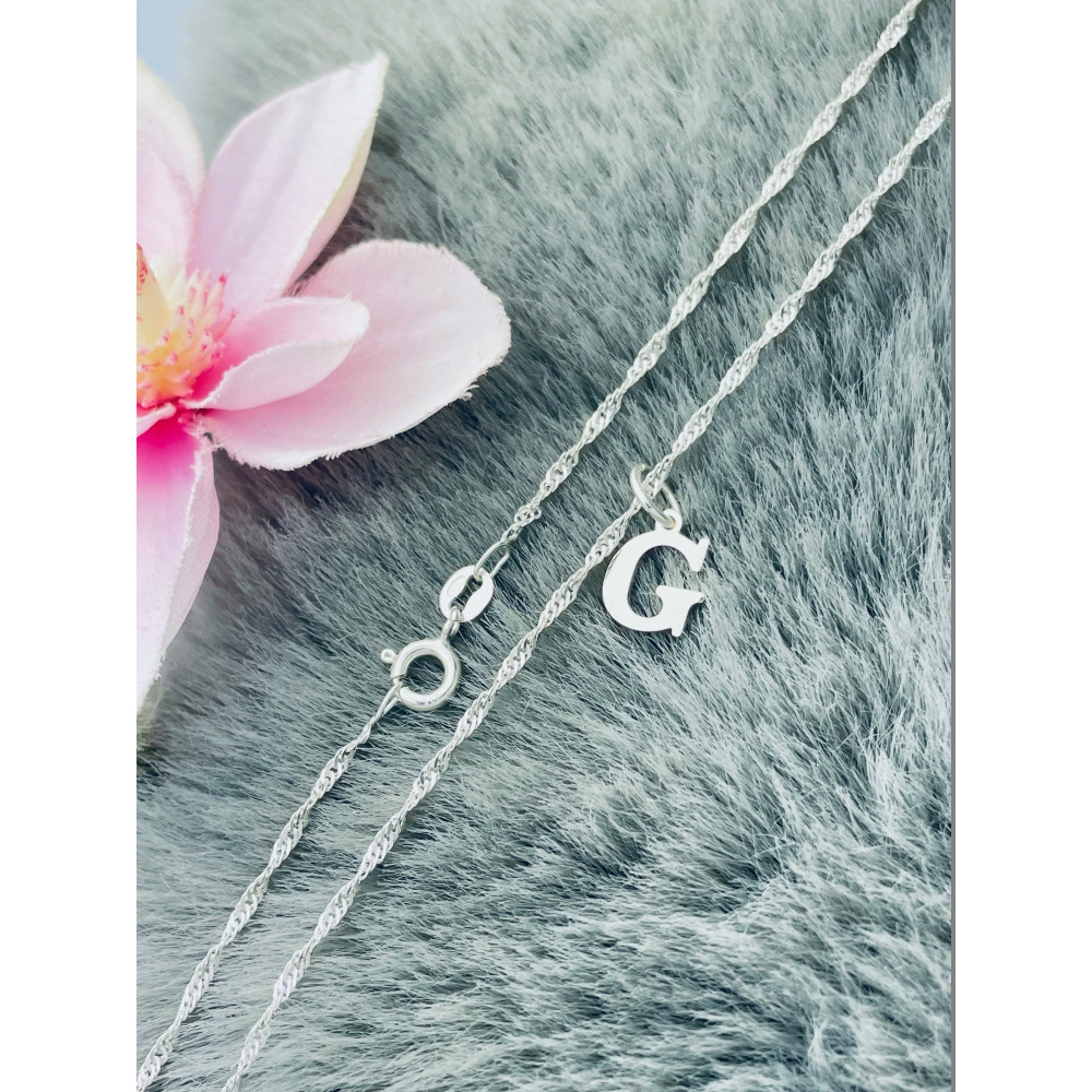 Elegancki naszyjnik łańcuszek srebrny Singapur zawieszka literka litera G srebrna alfabet