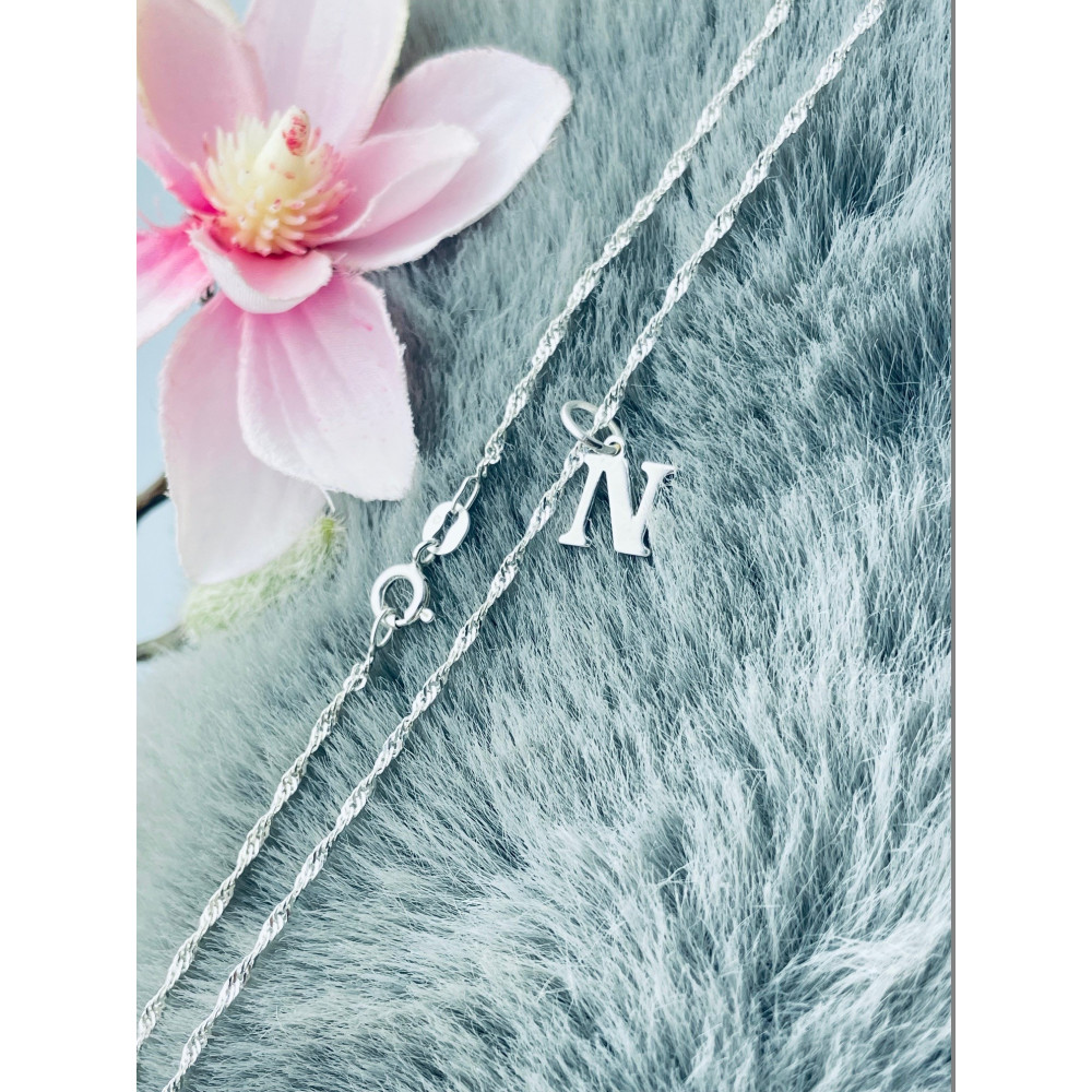 Elegancki naszyjnik łańcuszek srebrny Singapur zawieszka literka litera N srebrna alfabet