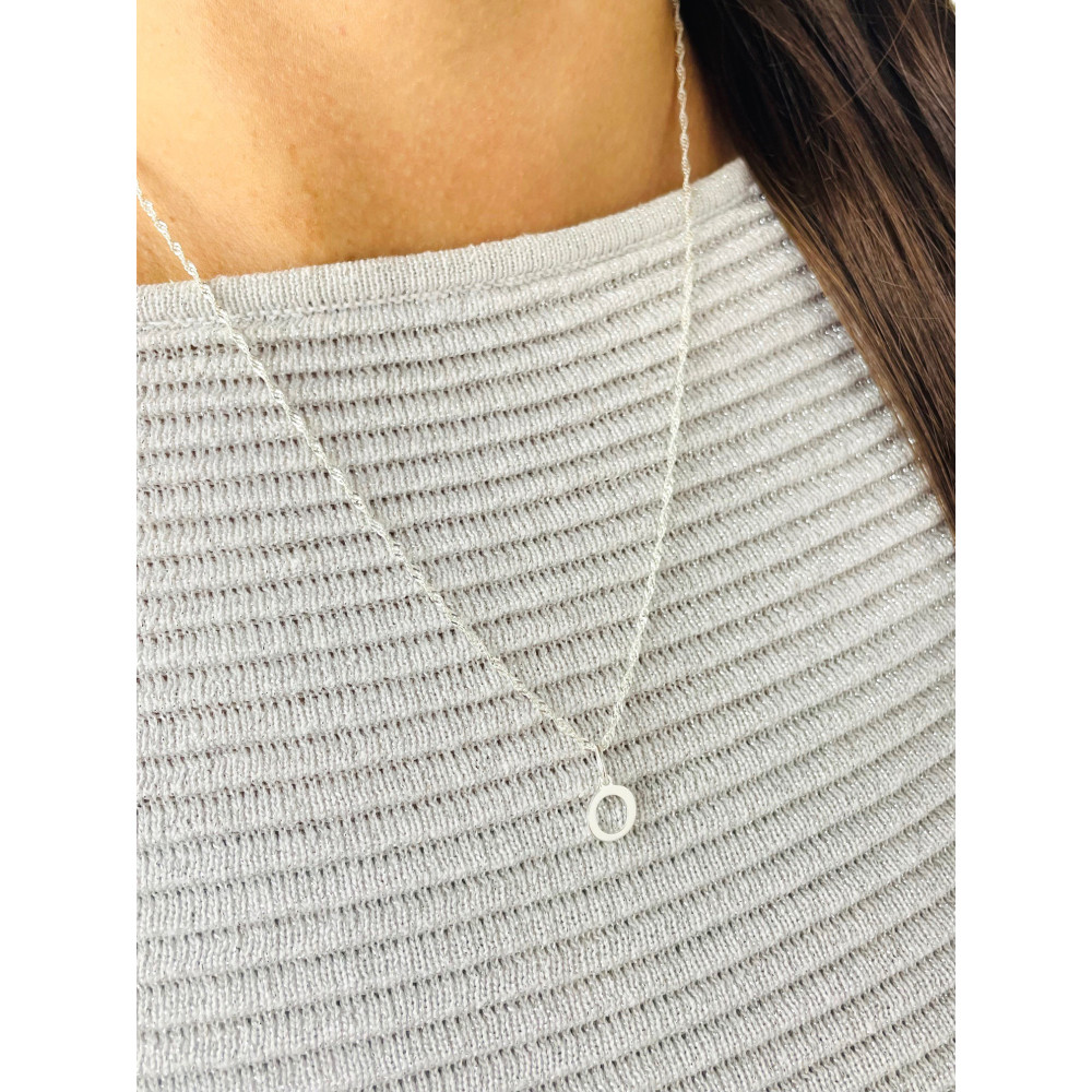 Elegancki naszyjnik łańcuszek srebrny Singapur zawieszka literka litera O srebrna alfabet