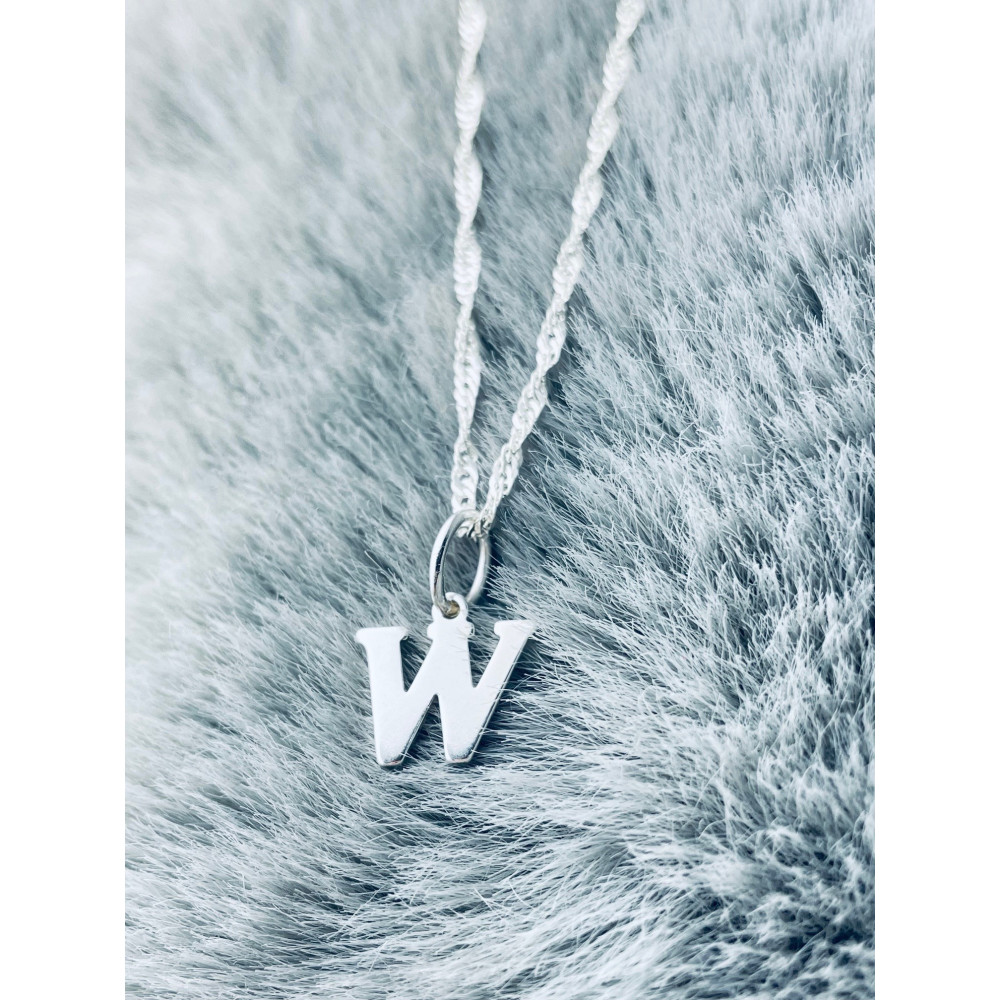 Elegancki naszyjnik łańcuszek srebrny Singapur zawieszka literka litera W srebrna alfabet