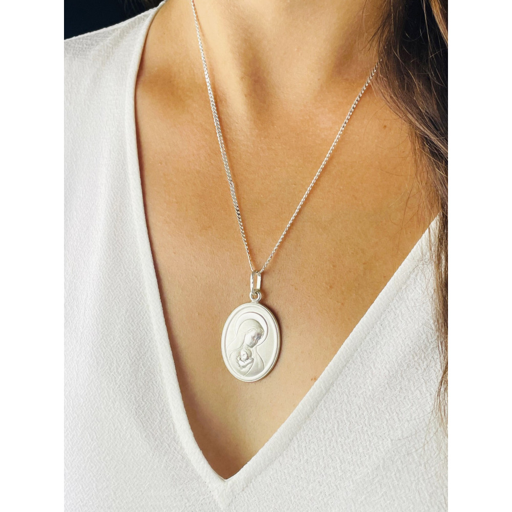 Srebrny Medalik Matka Boska z dzieciątkiem Jezus matowy