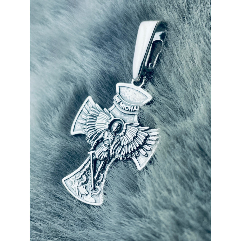 Srebrny krzyżyk zdobiony Święty Michał Chrzest Komunia