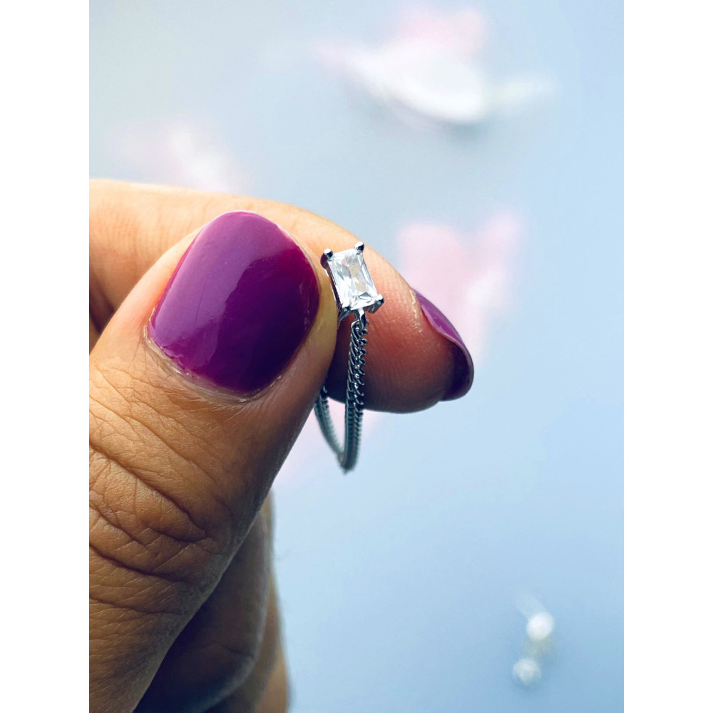 Srebrne kolczyki z cyrkoniami wiszące łańcuszki