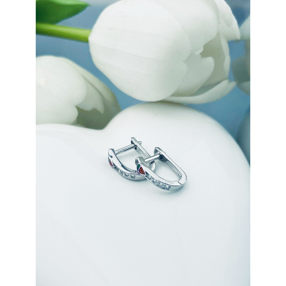 Srebrne kolczyki przecinki z cyrkoniami z kolorową truskaweczką