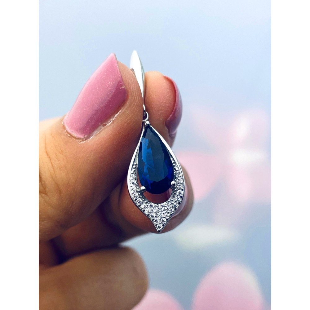 Srebrne kolczyki wiszące krople łezki z cyrkoniami szafirowe