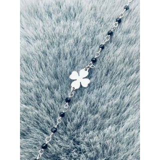 Srebrna bransoletka z onyksem czterolistna koniczynka