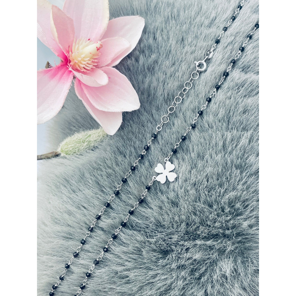 Srebrny naszyjnik z onyksem czterolistna koniczynka