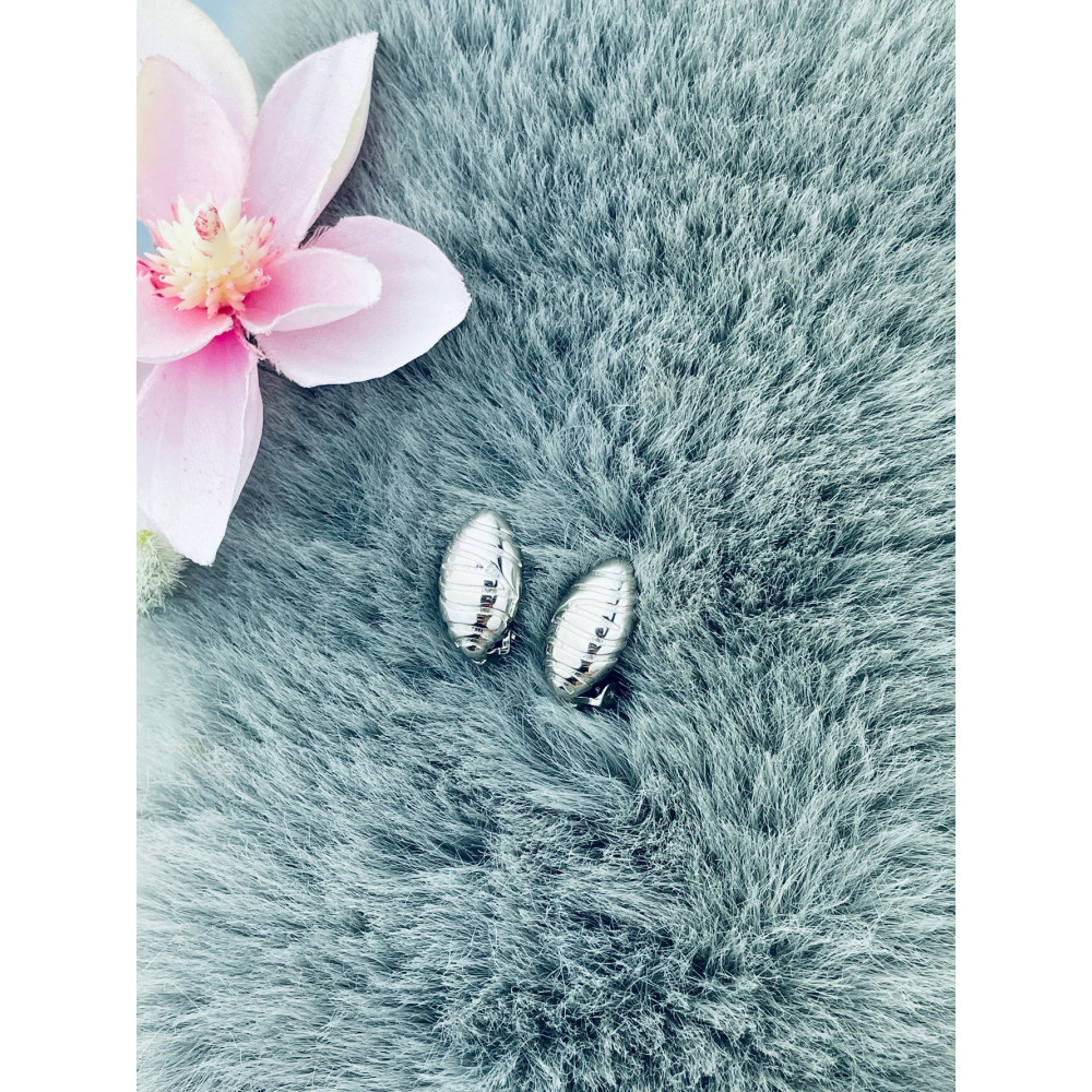 Srebrne klipsy owalne prążkowane