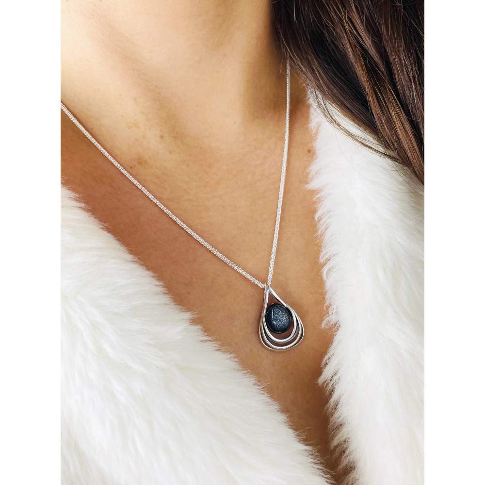 Srebrny wisiorek zawieszka łezka kropelka gwiezdny pył