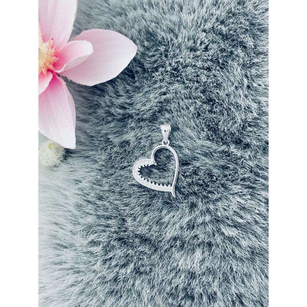 Srebrny wisiorek zawieszka serce serduszko z cyrkoniami